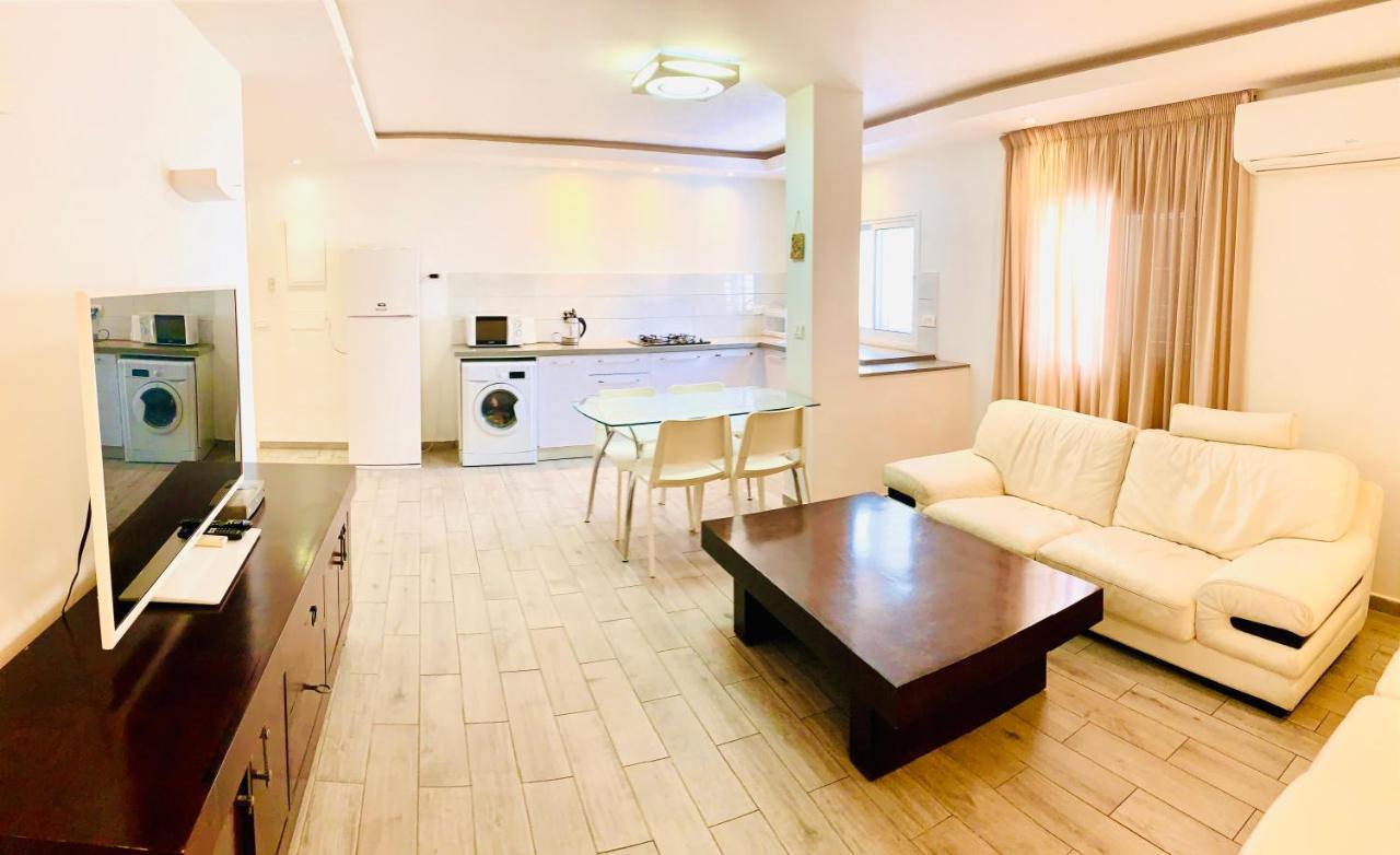 Royal Lea Apartmens Netanja Exteriér fotografie