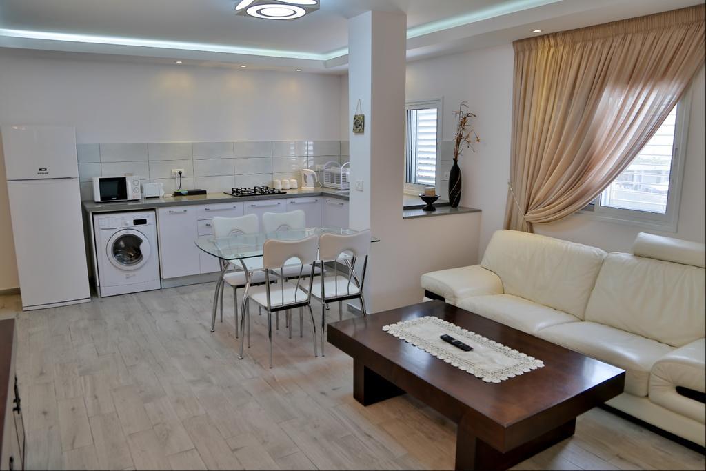 Royal Lea Apartmens Netanja Exteriér fotografie