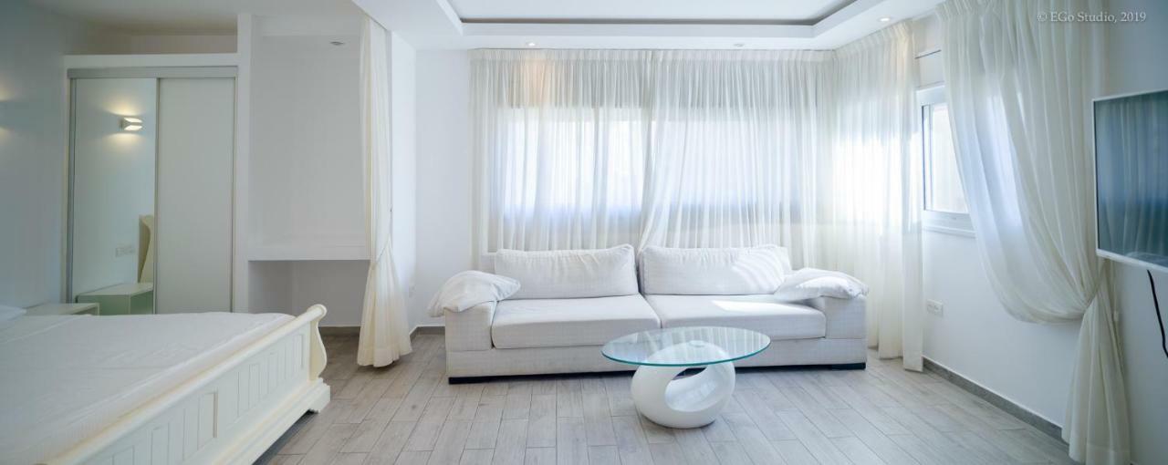 Royal Lea Apartmens Netanja Exteriér fotografie